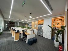 青年路甲级楼特价房!260平达美中心 带家具拎包入住 省心