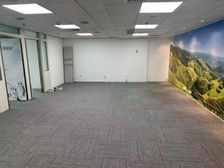 东风路写字楼 国信大厦117方 国有物业带装修平价放租