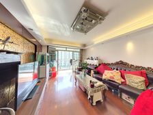 后排看花园南北三房,有地下产权车位 此房满五年V一,上家无税