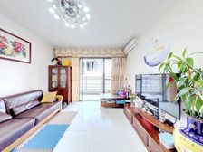 天伦东时区 诚心出售 价格可谈 送车位送家私家电 包税 南向