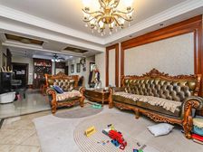 国宝别墅旁大曌国际精装大平层!看房方便新区体育场大学城旁急售