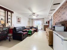 上海沙龙 3室2厅 一层 带园 随时看房