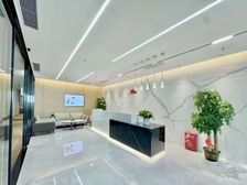 汉银广场,科韵路地铁站,352平豪华装修办公室,适合接待来电