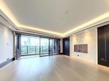 天鹅湖花园一期大四房看湖景看花园很安静,南北通透急售