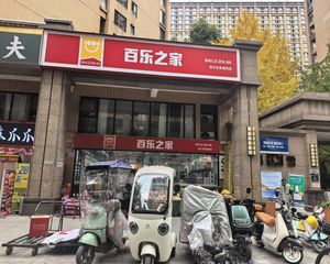 万人小区第1间(超市)每平租220,六米层高大外摆,一手税