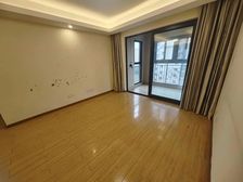 车位充足 高楼层视野好 近地铁 南北通透 装修好 次新小区