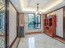 小区中心位置,精装修,一楼送花园,带产权车位诚意卖