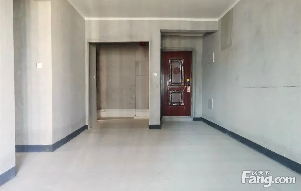 龙湖天街旁边 次新小区 有电梯 停车方便 双卫生间
