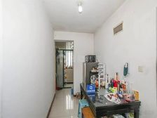 卡园附近,恒生广场对面,超实惠一房,中间楼层