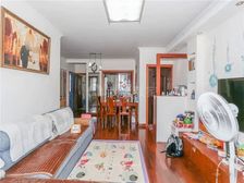 原始三房,中间楼层采光好,不靠马路安静,领包入住,看房随时