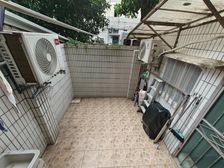 一楼带院子!个人代理看房预约!总价低!不靠马路 原建房!