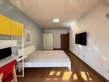 小区中间花园位置 房东置换诚售 空关有钥匙 看房随时!