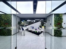 天府三街地铁环绕、整层精装、400个工位、24时空调无加时费