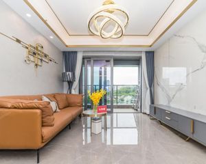 天鹅湖花园三期3室2厅南