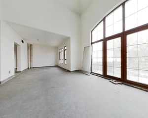 中海瓦尔登湖独栋 院1200平 5间卧室 可装电梯 带车库