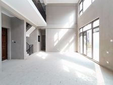 (降价 急售)九百 次新联排别墅 北入户 南花园 大花园