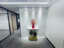 羊城国际商贸:2隔间 配齐家具 地铁体育中心地铁口