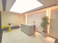 前台大气 阳光科创中心500平 地铁口 双面采光 配办公家私