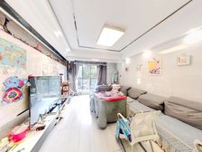 满两年,房东自住精装修共3房两卫瓷砖上墙 通透