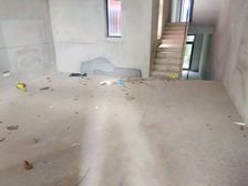 奥园错层别墅,价格便宜,有前后花园,交易方便 无欠款