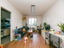 到18号地.铁800米,靠河位置,电梯2房,随时看房