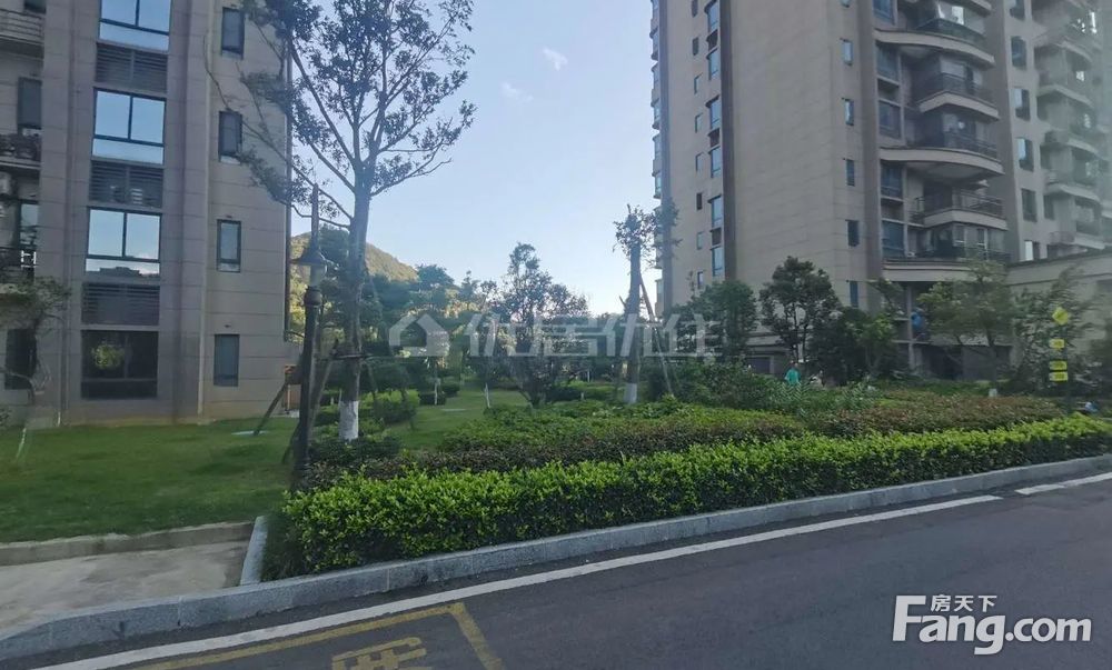 金科中泰天境毛坯三房带车位采光好看房有钥匙