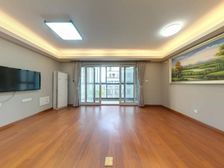 品质小区,大三房,户型方正,南北通透,精装带地暖。