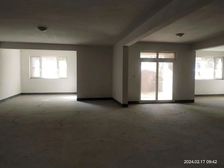 一楼带小院60平复式叠拼,带车位共3层洋房莱蒙湖