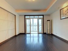 新上!中心位置!边套!电梯高层三房飞机户型 带产权车位!