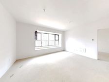 近地铁,永旺,国展片, 5米宽厅,满两年,急售