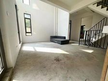 绿地朱家角1号(18 4室3厅3卫 毛坯 800万元