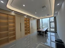 红谷滩高档国企写字楼 出版600平 电梯口一线江景 条件好谈