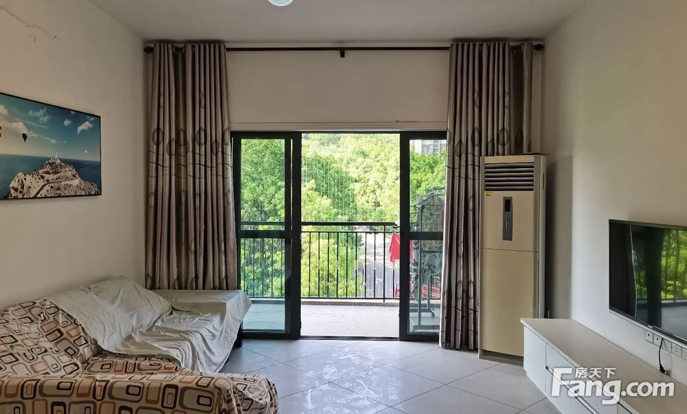 汽博中心保利高尔夫华庭二房130万