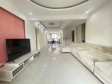 阁楼未打通,属于刚需家庭的经典洋房,匠心独具,带车位小王实勘