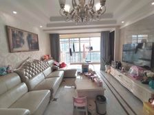 实拍丨抄底婚房装修,次新房,飞机户型,带3个阳台,电梯景观房