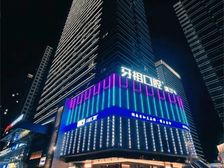 希尔顿酒店整层1000平,年租50万,698万就是你的