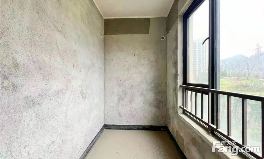 有电梯 ,轻轨口, 产权清晰 高楼层采光充足,重庆巴南龙洲湾融信劳湾