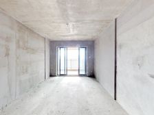 月亮岛 地铁口 毛坯三房两卫 适合刚需