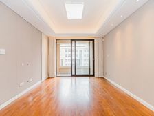 徐汇公园道壹号二期臻庭2018年次新人车分流品质小区,送车位