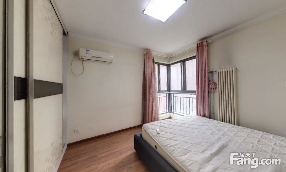 白桦林居小区 3室2厅2卫 精装 228万元,西安经开市行政中心白桦林居