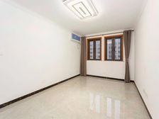 16年次新小区 电梯高层精装修三室 保养如新一天未住 满五年