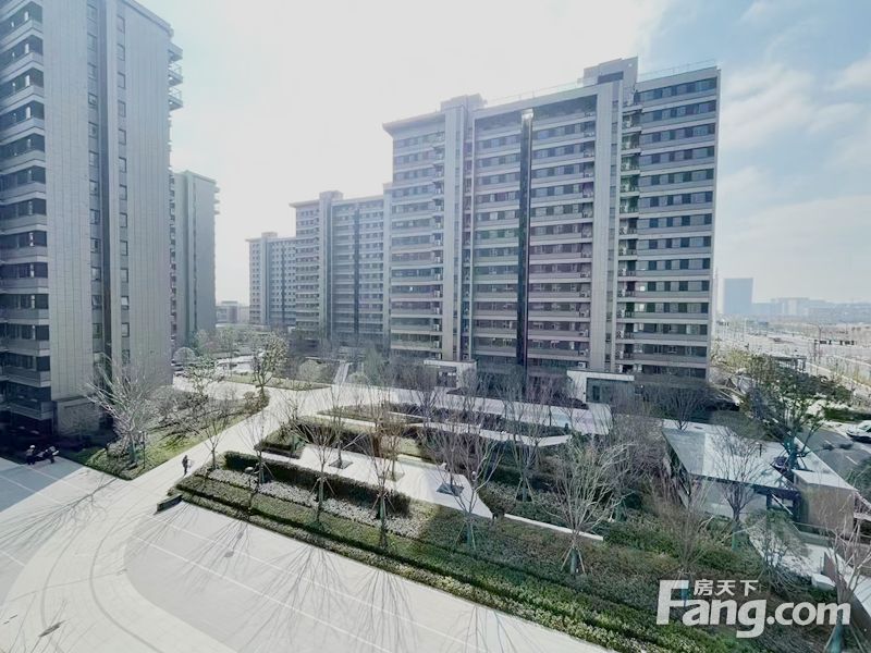 中高楼层送车位,有钥匙5房,南通海门街道海门街道绿城·诚园二手房 五