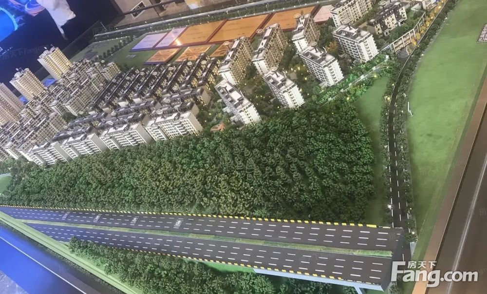 龙洲湾现房别墅250平 上巴,蜀育,才,重庆巴南龙洲湾融信澜湾二手房 五