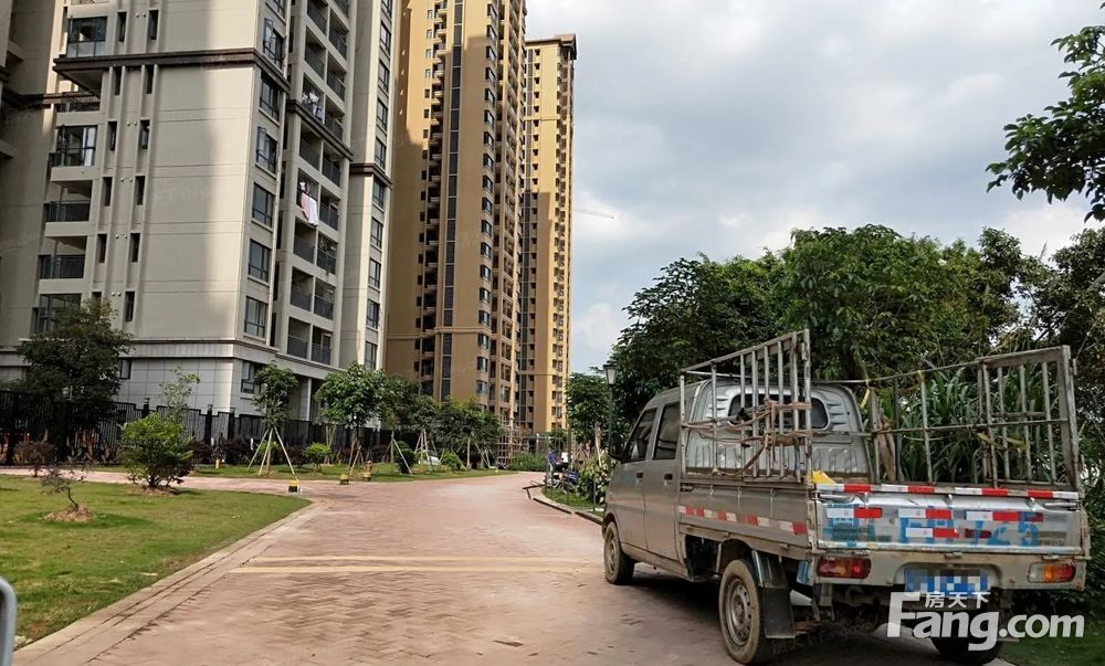 世纪金湖两隔壁金山雅筑花园华章东群8461平98万