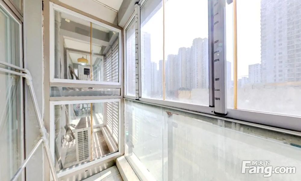 湖左岸花园诚意出售的两房,户型方正,看房方便,苏州工业园区师惠湖