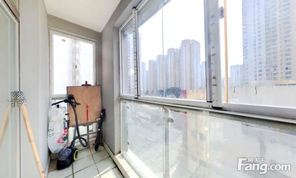 湖左岸花园诚意出售的两房,户型方正,看房方便,苏州工业园区师惠湖