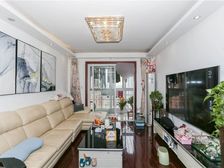 新出好房丨房东诚售丨满五税少丨带车位丨看房联系小郭丨随时看房