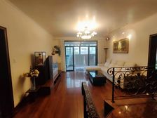 嘉善路地铁口,两梯两户,飞机户型,南北通三房,精装,小高层!