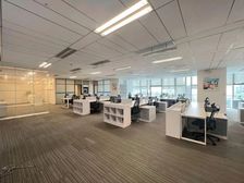 保利大都汇!保奥广场!470方带办公家具 高实用率