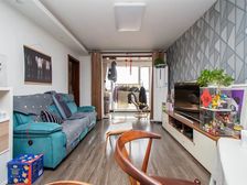 新05年品质小区,电梯高区景观,婚房装修,厨卫全明,看房方便